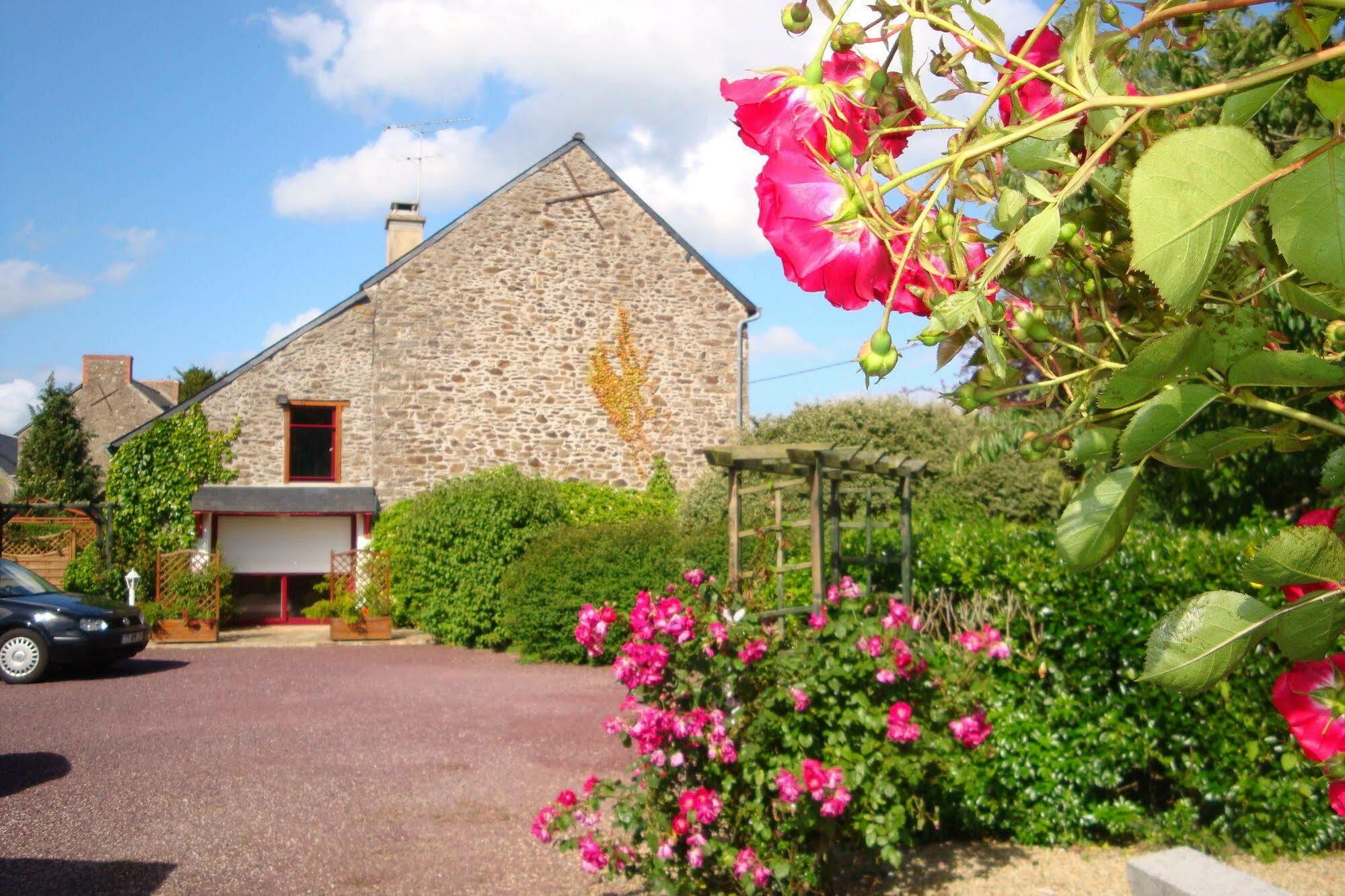Au Jardin D'Eloise Bed and Breakfast Tremereuc Buitenkant foto